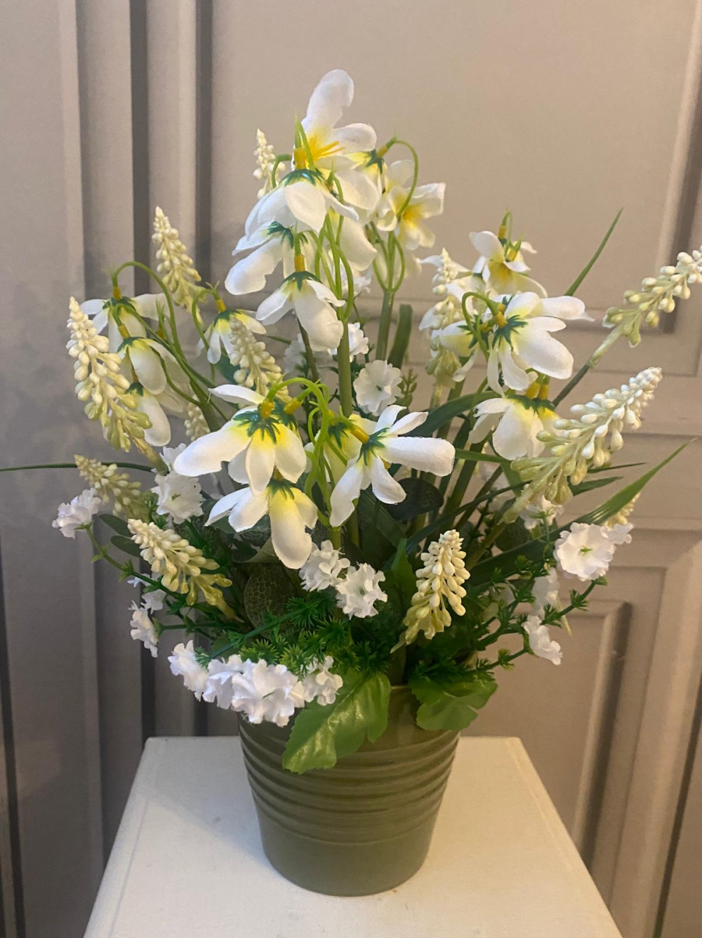 White Spring Meadow Pot